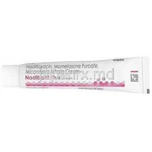 ナディバクトプラス クリーム, ミコナゾール 20 mg / モメタゾン 1 mg / ナジフロキサシン 10 mg  クリーム 10 g, チューブ表面