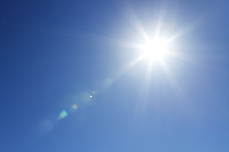 青空と太陽